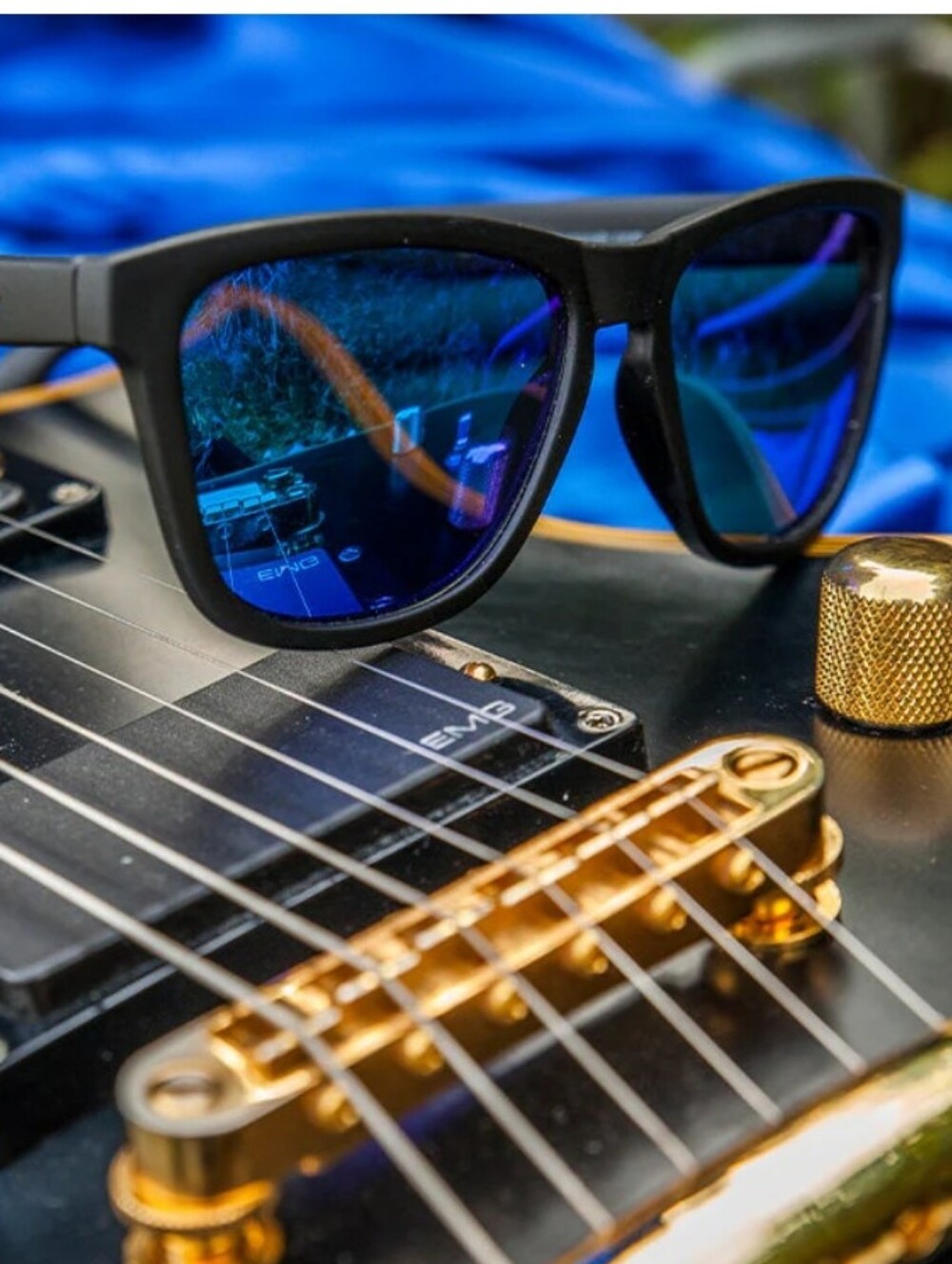 goodr - OG Sunglasses - Midnight Frame with Blue Mirror Lenses